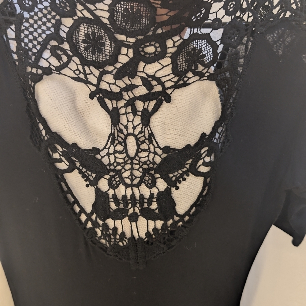 Elegant Black Lace Dress - Picture 5 of 8